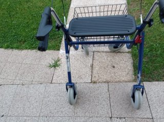 Andador Mobiclinic 4 ruedas