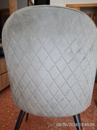 Juego de 6 sillas de terciopelo gris.