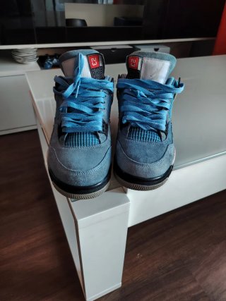 Jordan 4 SE University Blue Talla 40