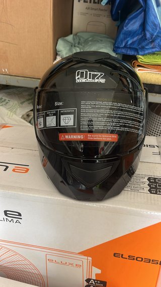 Casco de moto negro TSS