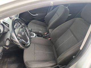 Opel Astra 2012