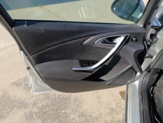 Opel Astra 2012