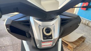 Keeway Scooter Blanca Automática