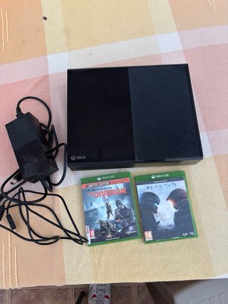Xbox One Negra + 2 Juegos