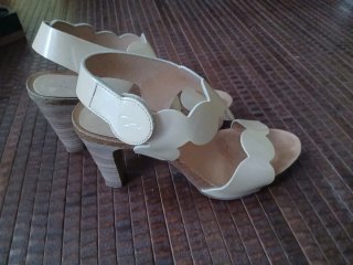 Sandalias de tacón beige verano mujer