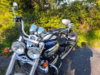 Triumph Rocket 2300 Classic Azul/Blanco