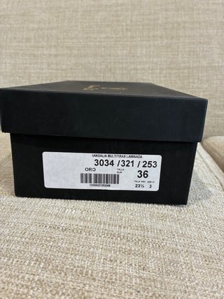 Sandalias Massimo Dutti doradas