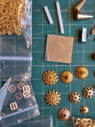 Miniature fai-da-te per case delle bambole: miniature Bindels (1