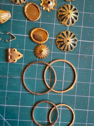 Miniature fai-da-te per case delle bambole: miniature Bindels (1