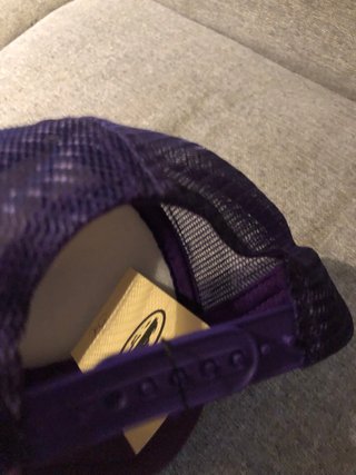 Gorra Corteiz Morada con Logo Blanco