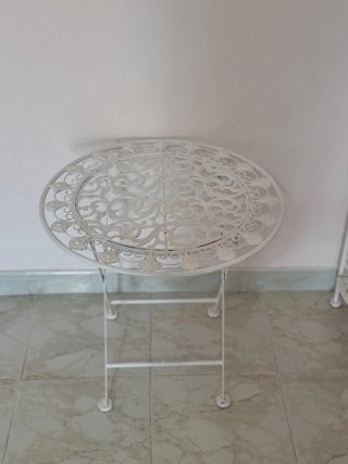 Rinconera y mesa de forja blanca