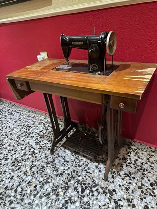 Máquina de coser Hexagon antigua