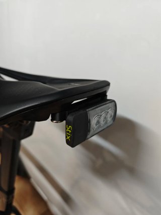 Soporte luz specialized Stix sillin specialized