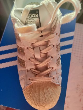 Adidas Superstar Doradas y Blancas