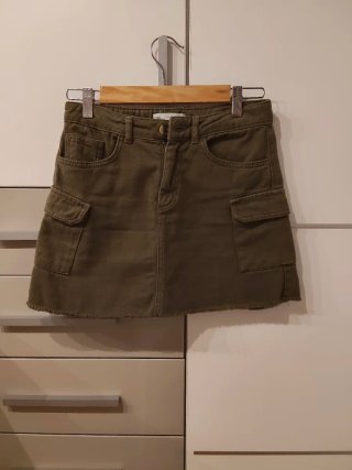 Falda cargo corta verde militar. Talla 13-14