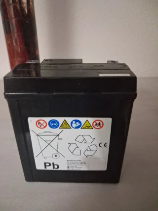 Batería Moto Yuasa YTX7L-BS 12V 100 CCA