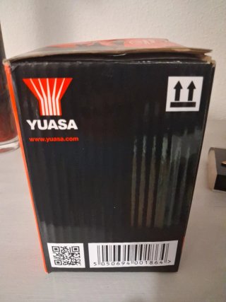Batería Moto Yuasa YTX7L-BS 12V 100 CCA