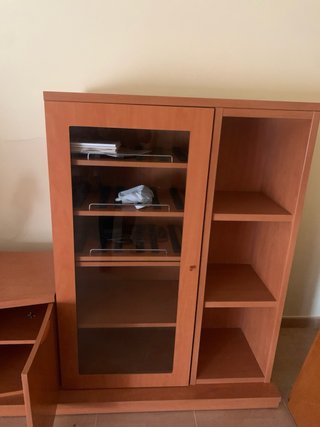 Mueble de salón madera y cristal