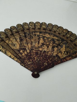 Antiguo abanico chino Brisé S. XIX