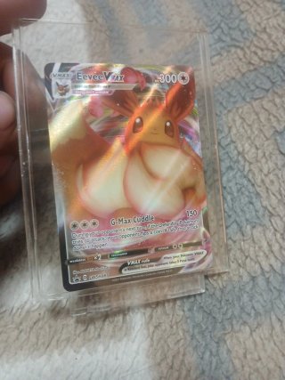 Carta Pokémon Eevee VMAX Gigantamax