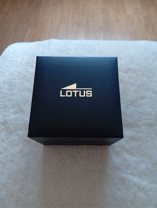 Reloj Lotus Negro y Plateado