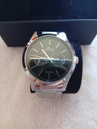 Reloj Lotus Negro y Plateado