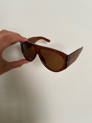 Occhiali da sole marroni