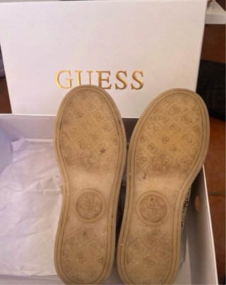 Zapatos Guess Beige y Dorado