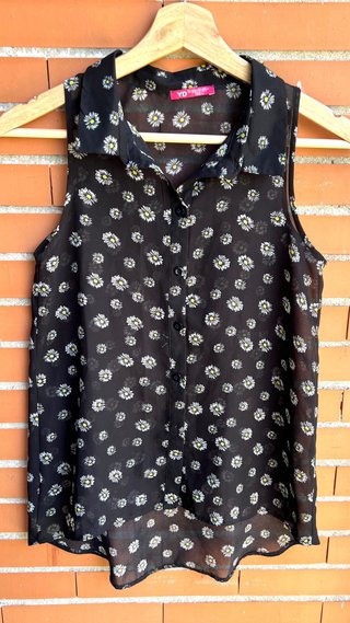 BLUSA SEMI TRANSPARENTE DE PRIMARK MARGARITAS
