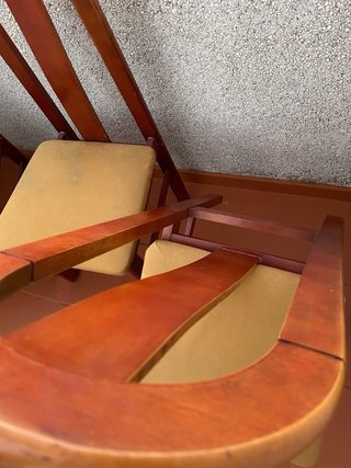 Juego de 4 sillas de madera y tela
