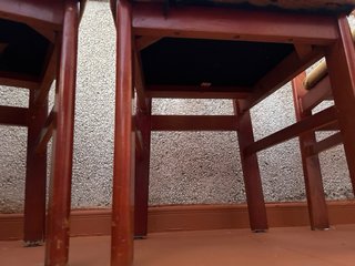 Juego de 4 sillas de madera y tela