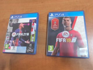 FIFA 18 y FIFA 21 PS4