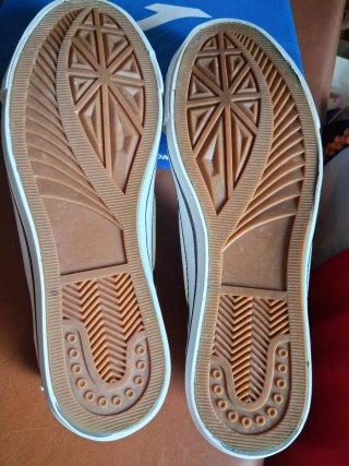 Scarpe alte zebrate