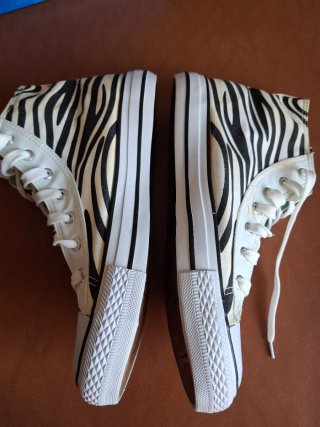 Scarpe alte zebrate