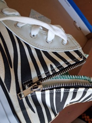Scarpe alte zebrate