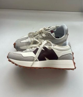 New Balance 327