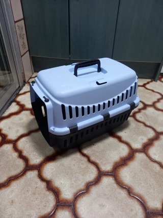 Transportín gato celeste y negro nuevo