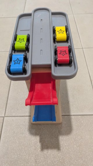 Pista de carreras infantil de madera