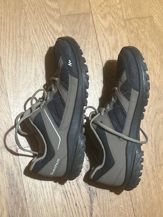 Zapatillas Trekking Negras y Grises