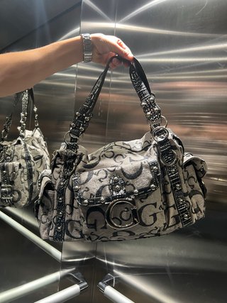 Bolso Guess Negro y Gris