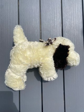 Peluche perro suave crema y marrón