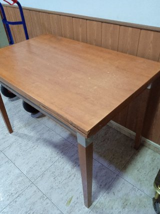 Mesa de cocina de madera