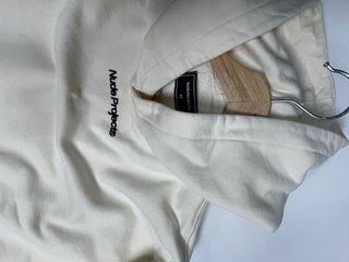 Sudadera Nude Project