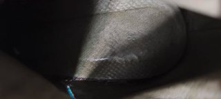 Botines azules perforados tacón fino