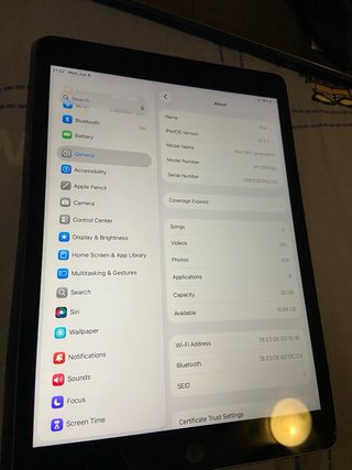 Apple iPad 8th Gen Plata