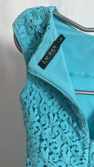 Vestido Lauren Ralph Lauren encaje turquesa