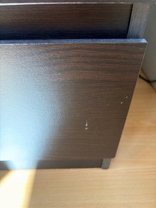 Comodino Ikea in legno scuro