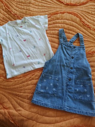 Jardineira saia com t-shirt estampada