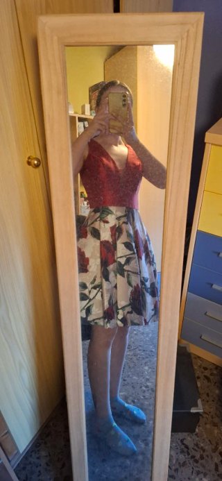 Vestido corto floral para evento