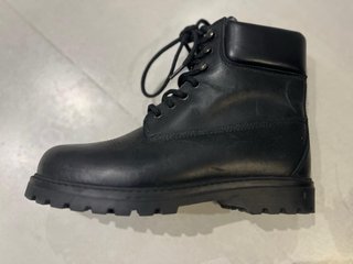 Botas de Piel Negra